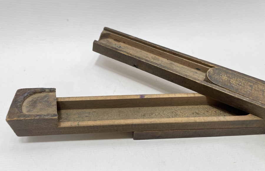 EĞİTİM TARİHİ - EL YAPIMI NADİR ANTİKA CETVELLİ KALEMLİK