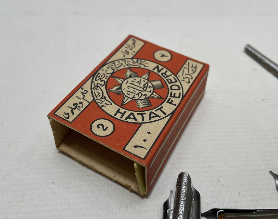 ORJİNAL KUTUSUNDA OSMANLI DÖNEMİ OSMANLICA YAZILI DİVİT UÇLARI