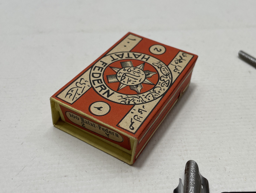 ORJİNAL KUTUSUNDA OSMANLI DÖNEMİ OSMANLICA YAZILI DİVİT UÇLARI