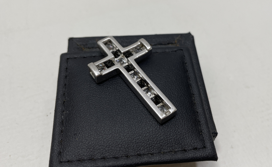 HAÇ FORMUNDA LAL VE MARGAZİT TAŞLI GÜMÜŞ KOLYE