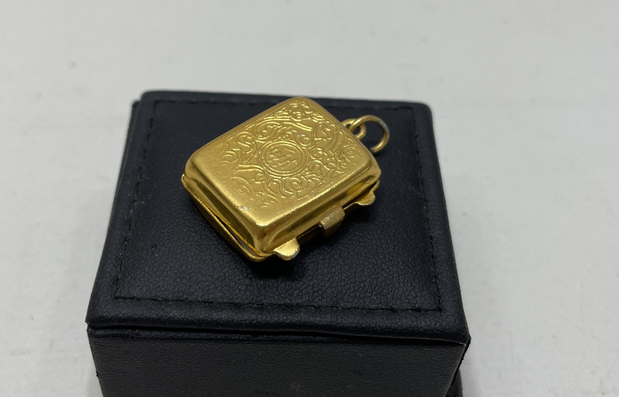 İÇİNDE ENAM-I BULUNAN ANTİKA KOLYE CEVŞEN