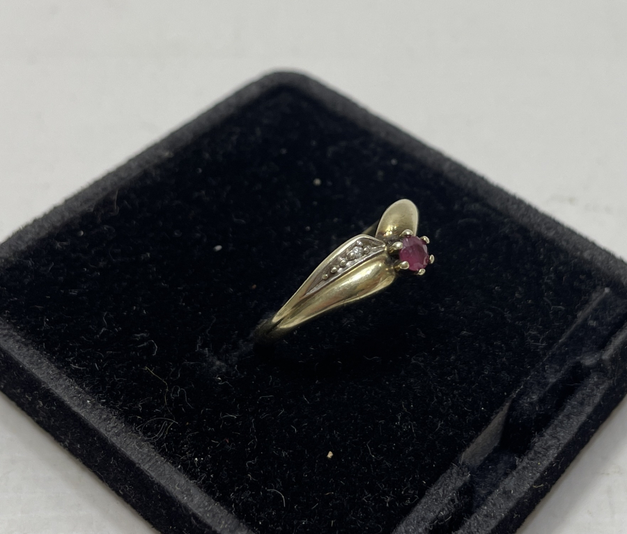 YAKUT VE PIRLANTA TAŞLI ZİHGİR FORMUNDA ANTİKA ALTIN YÜZÜK