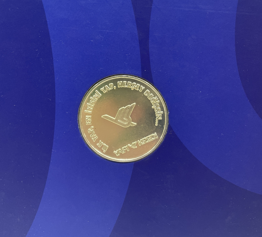 YAPI KREDİ BANKASI'NIN KURULUŞUNUN 60. YILINA ÖZEL BASILMIŞ HATIRA PARA