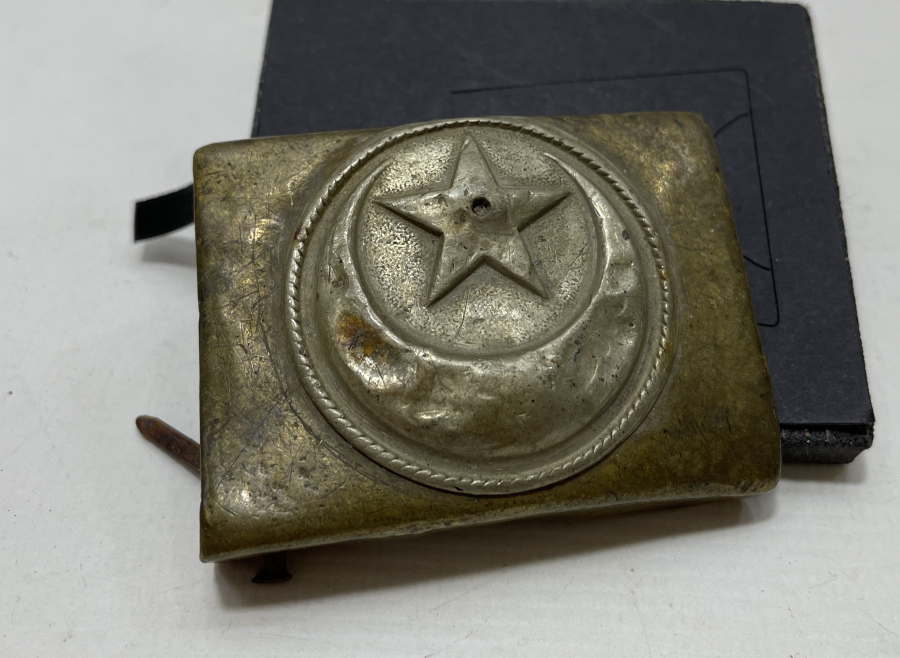 1. DÜNYA SAVAŞI DÖNEMİ ÜZERİNDE OSMANLICA ASAKİR-İ ŞAHANE YAZILI KEMER TOKASI