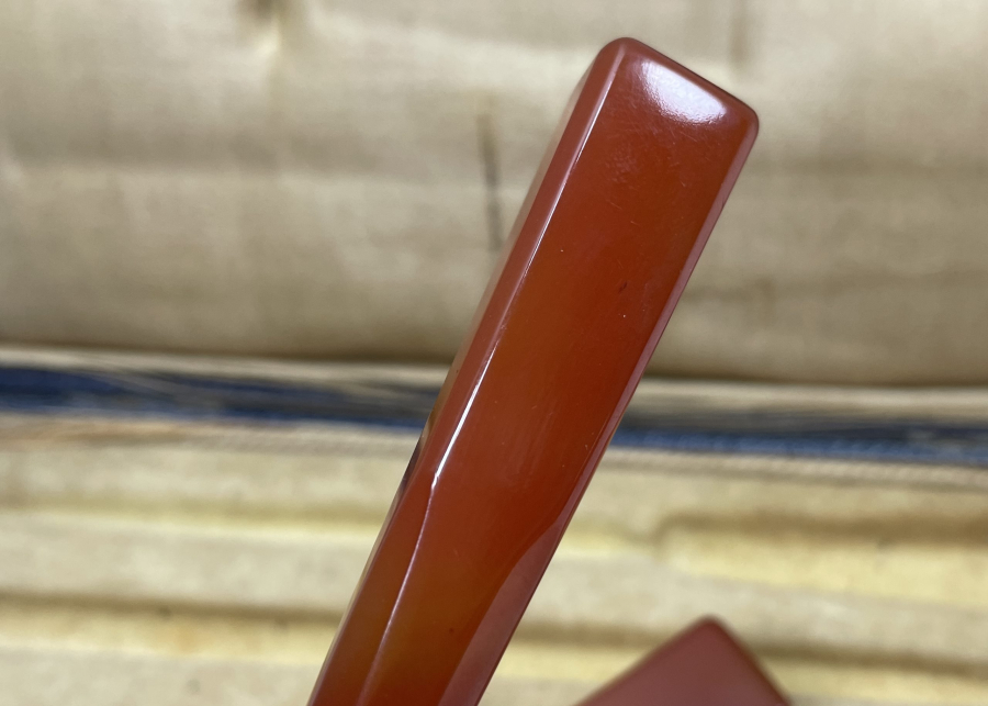 1900 BAŞLARI KUTUSUNDA KATALİN YAZI TAKIMI