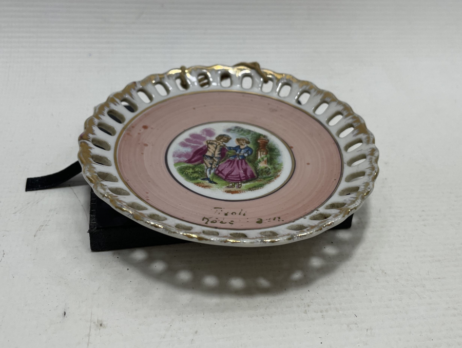 1900 BAŞLARI SANATÇI İMZALI ANTİKA PORSELEN MİNİ DUVAR TABAĞI