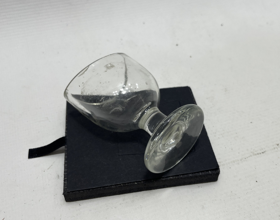 ANTİKA GÖZ BANYOLUĞU