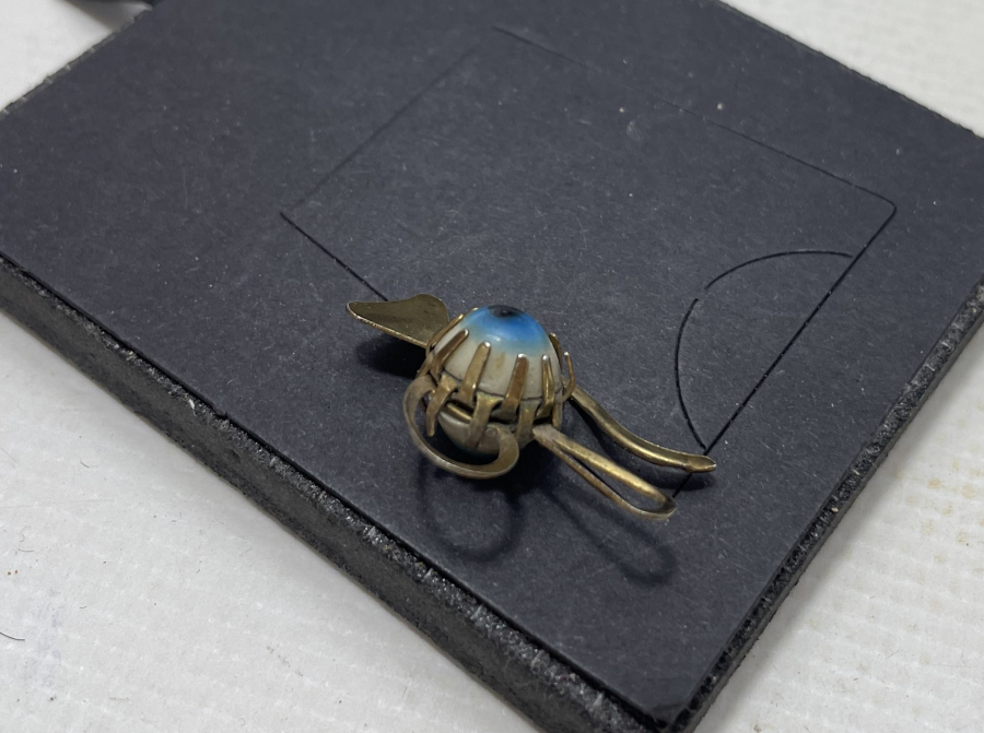 İBRİK FORMUNDA ANTİKA NAZARLIK