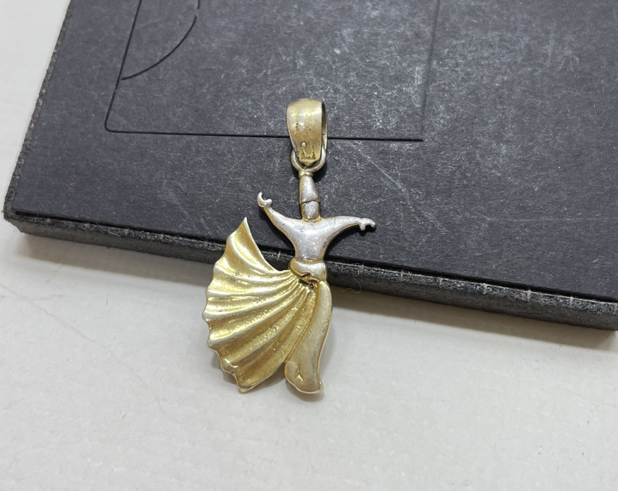 MEVLEVİ SEMAZEN GÖRSELLİ GÜMÜŞ ÜZERİ ALTIN KAPLAMA KOLYE UCU