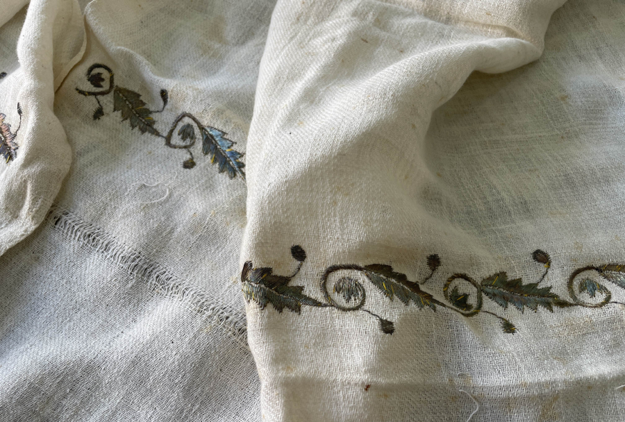 OSMANLI DÖNEMİ GÜMÜŞ SIRMA İŞÇİLİKLİ BÜYÜK BOY HAVLU - PEŞKİR