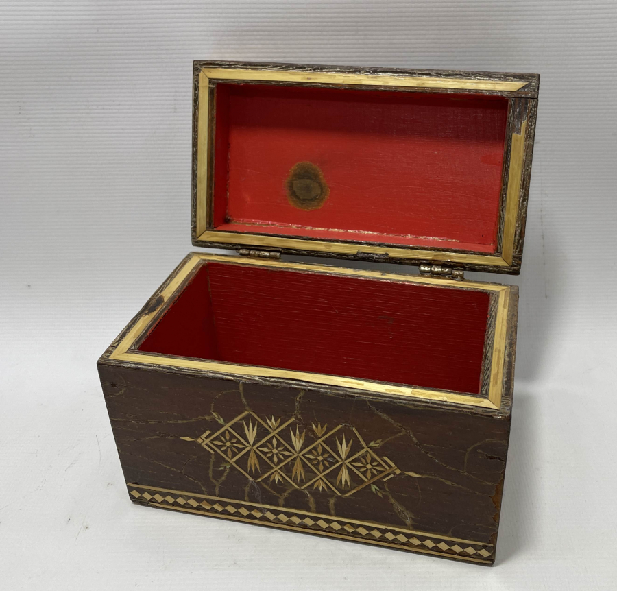 TAMAMI EL YAPIMI SAMAN ÇÖPÜNDEN YAPILMIŞ KAPAKLI KUTU