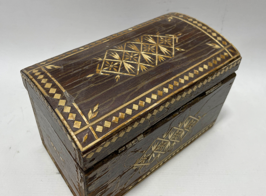 TAMAMI EL YAPIMI SAMAN ÇÖPÜNDEN YAPILMIŞ KAPAKLI KUTU