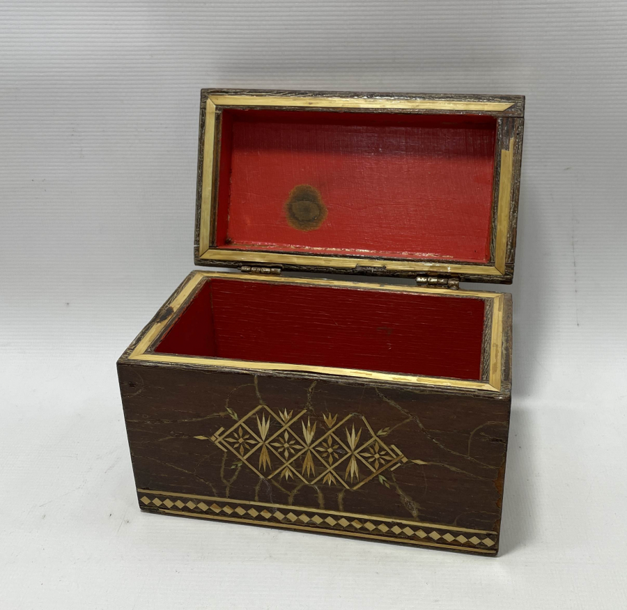 TAMAMI EL YAPIMI SAMAN ÇÖPÜNDEN YAPILMIŞ KAPAKLI KUTU