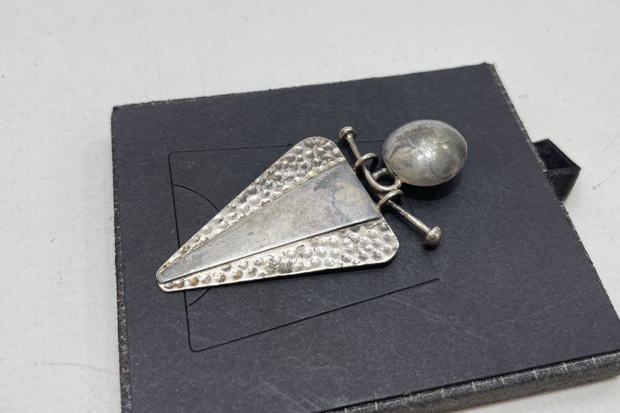 ÖZEL YAPIM OK FORMUNDA GÜMÜŞ KOLYE