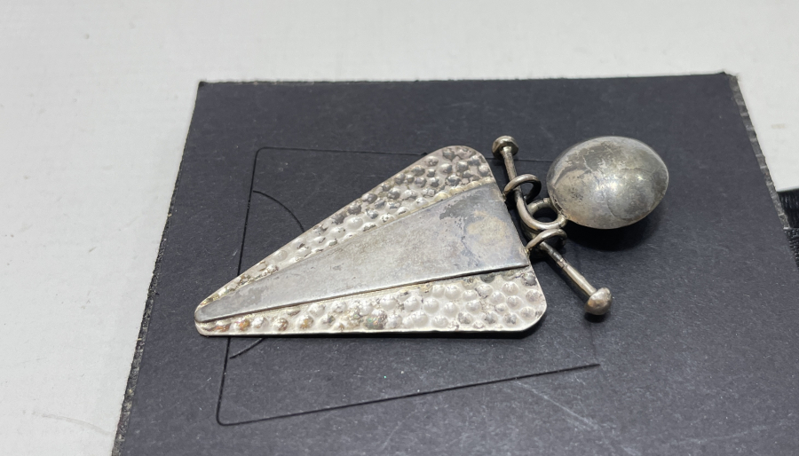 ÖZEL YAPIM OK FORMUNDA GÜMÜŞ KOLYE