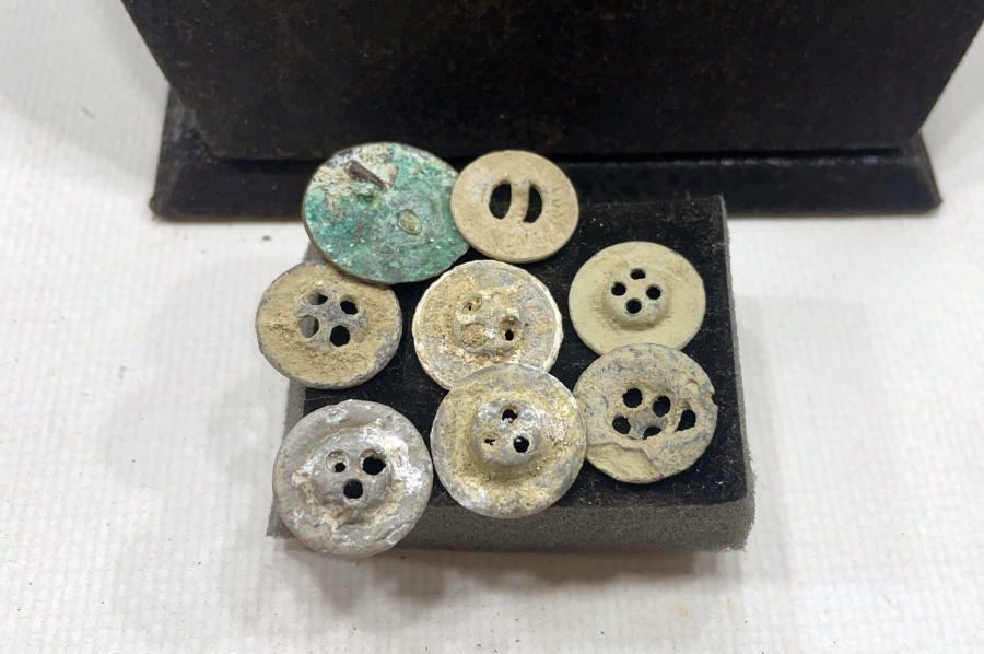 1. DÜNYA SAVAŞI DÖNEMİ İNGİLİZ ASKER DÜĞMELERİ LOTU