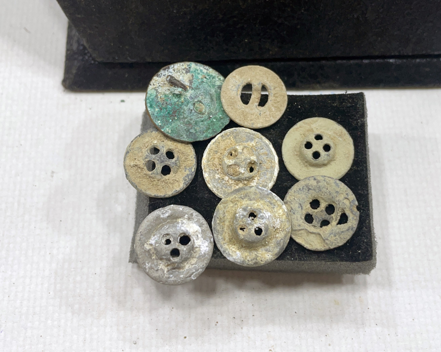 1. DÜNYA SAVAŞI DÖNEMİ İNGİLİZ ASKER DÜĞMELERİ LOTU