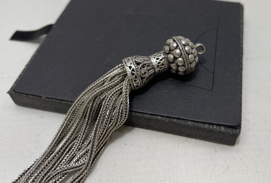 BÜYÜK BOY GÜMÜŞ TESPİH PÜSKÜLÜ