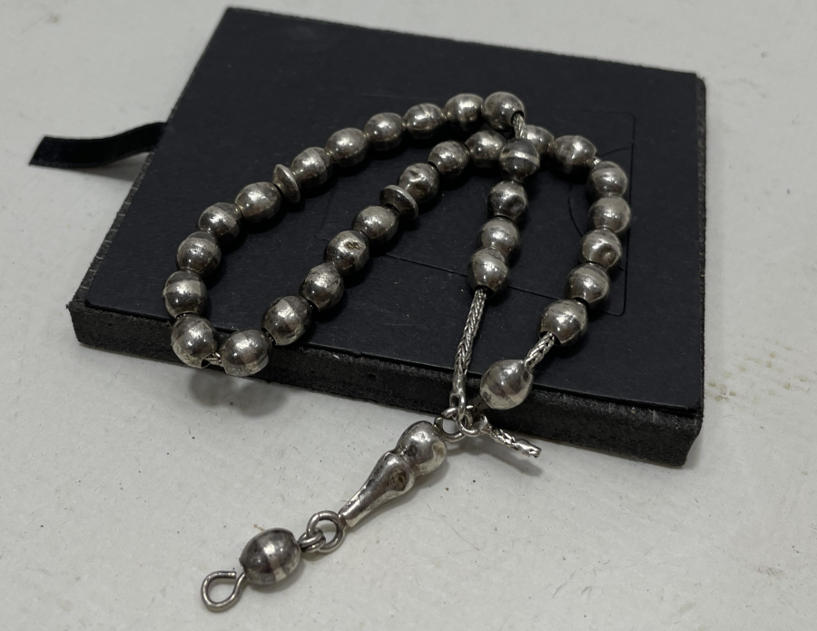 EKSİKLERİ OLAN GÜMÜŞ TESPİH