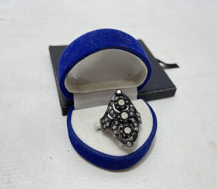 ELMAS TAŞLI BÜYÜK BOY ÖZEL YAPIM MEKİK YÜZÜK