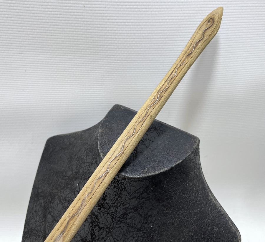 OSMANLI DÖNEMİ AHŞAP ÜZERİ GÜMÜŞ İŞLEMELİ AFYON YAPIMI TEKKE İŞİ SIRT KAŞIYICI