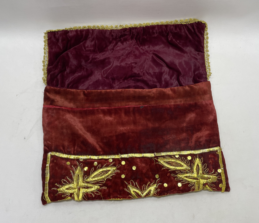 OSMANLI DÖNEMİ DEV BOYDA KADİFE ÜZERİ SIRMA İŞÇİLİKLİ KUR'AN-I KERİM KABI