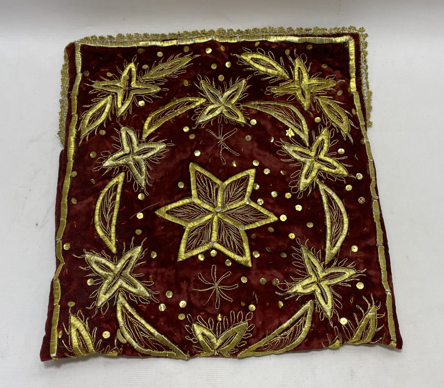 OSMANLI DÖNEMİ DEV BOYDA KADİFE ÜZERİ SIRMA İŞÇİLİKLİ KUR'AN-I KERİM KABI