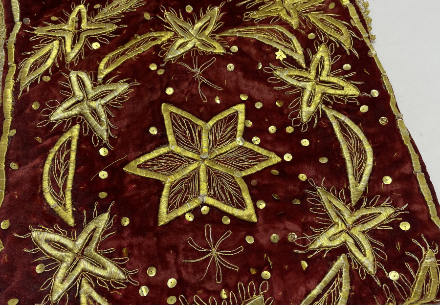 OSMANLI DÖNEMİ DEV BOYDA KADİFE ÜZERİ SIRMA İŞÇİLİKLİ KUR'AN-I KERİM KABI