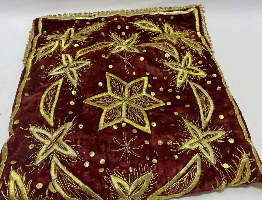 OSMANLI DÖNEMİ DEV BOYDA KADİFE ÜZERİ SIRMA İŞÇİLİKLİ KUR'AN-I KERİM KABI