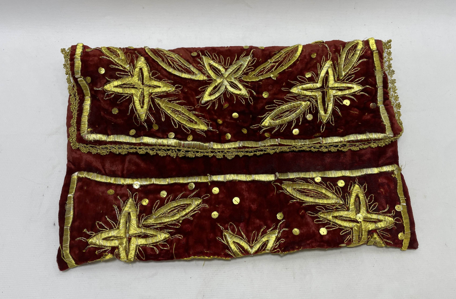 OSMANLI DÖNEMİ DEV BOYDA KADİFE ÜZERİ SIRMA İŞÇİLİKLİ KUR'AN-I KERİM KABI