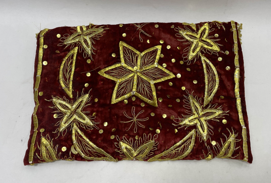 OSMANLI DÖNEMİ DEV BOYDA KADİFE ÜZERİ SIRMA İŞÇİLİKLİ KUR'AN-I KERİM KABI