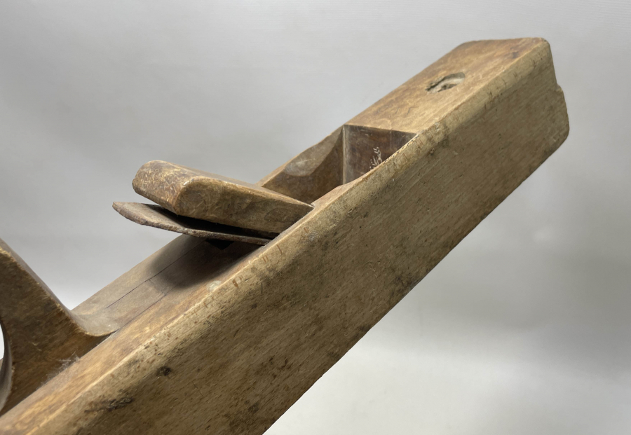 ÜZERİNDE TERSANE - AMİRE YAZILI ÇOK NADİR GEMİ YAPIMINDA KULLANILAN MARANGOZ RENDESİ