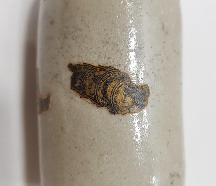 1900'LERDEN FRANSIZ YAPIMI İLAÇ ŞİŞESİ 