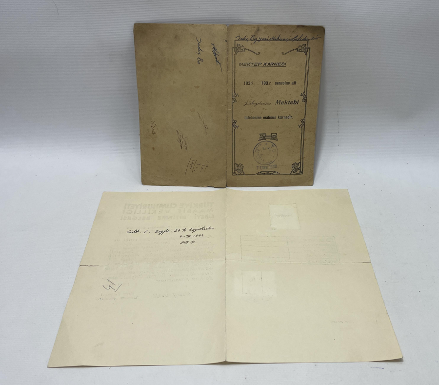 1933 VE 1942 YILLARINA AİT 2 ADET KARNE