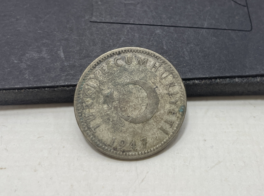 1947 YILINDA BASILMIŞ GÜMÜŞ 1 LİRA
