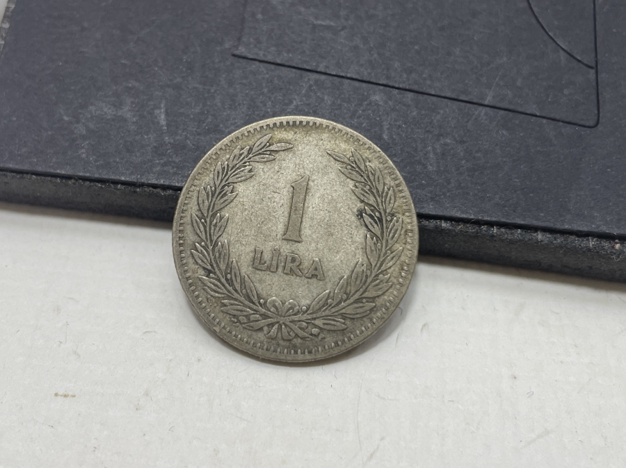 1947 YILINDA BASILMIŞ GÜMÜŞ 1 LİRA