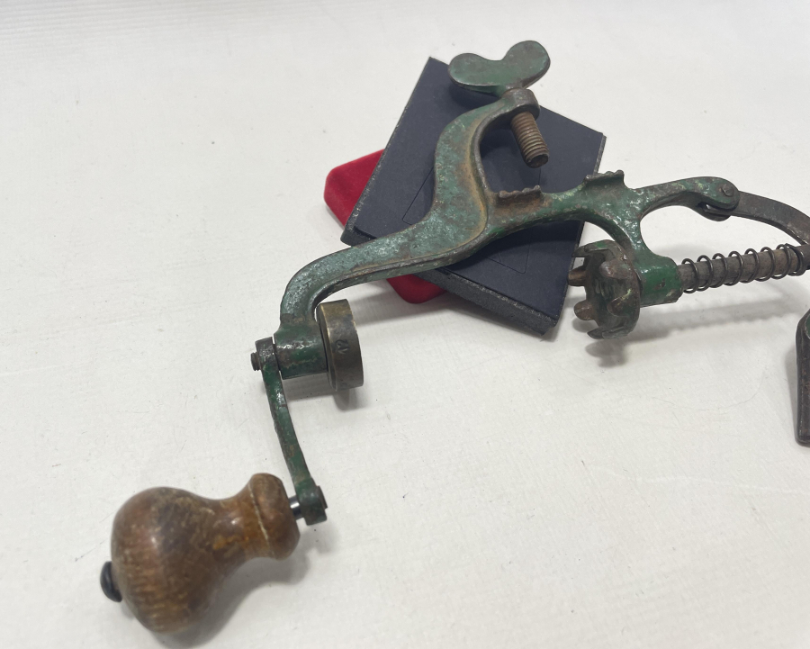 ANTİKA FİŞEK DOLDURMA APARATI