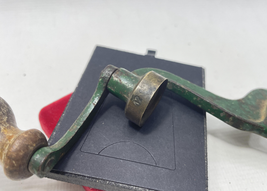 ANTİKA FİŞEK DOLDURMA APARATI