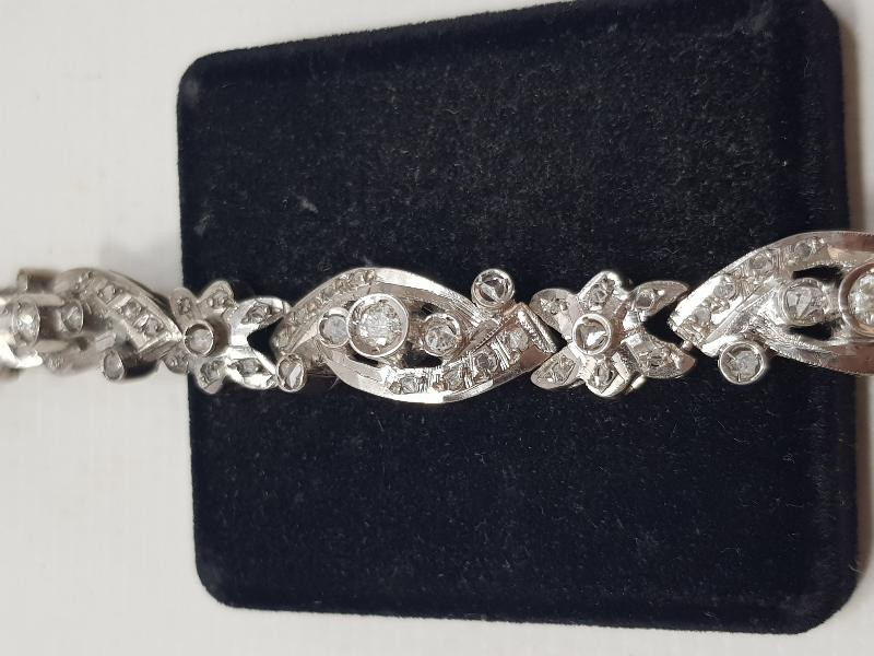 ELMAS VE PIRLANTA TAŞLARLA SÜSLÜ ANAYAR BİLEKLİK