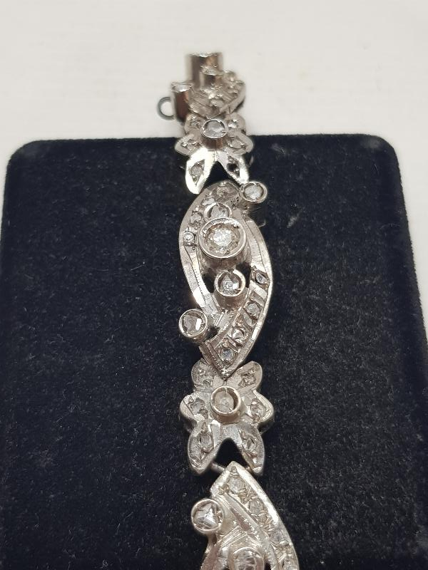 ELMAS VE PIRLANTA TAŞLARLA SÜSLÜ ANAYAR BİLEKLİK