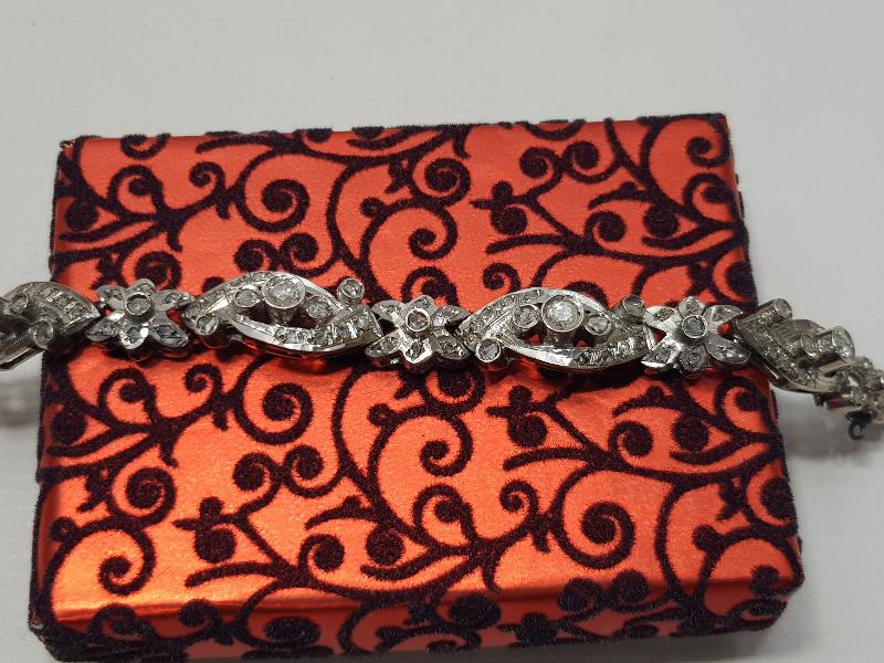 ELMAS VE PIRLANTA TAŞLARLA SÜSLÜ ANAYAR BİLEKLİK