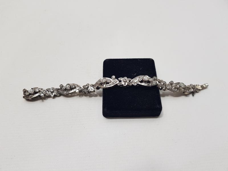 ELMAS VE PIRLANTA TAŞLARLA SÜSLÜ ANAYAR BİLEKLİK