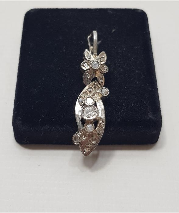 ELMAS VE PIRLANTA TAŞLARLA SÜSLÜ ANAYAR KOLYE UCU