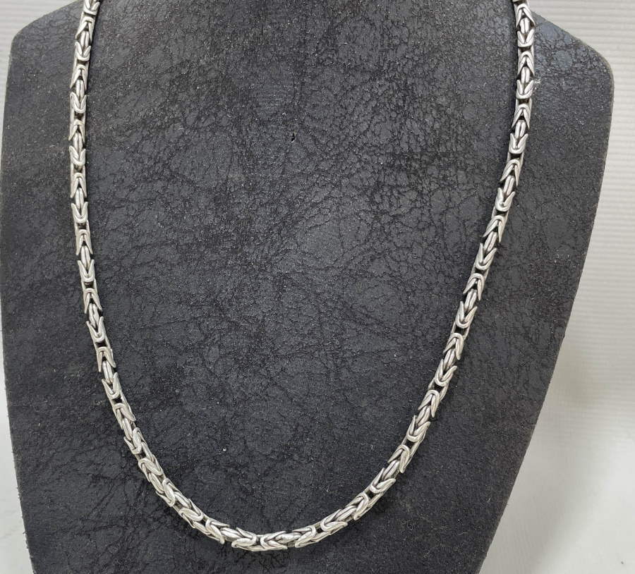 GÜMÜŞ KRAL ZİNCİRİ