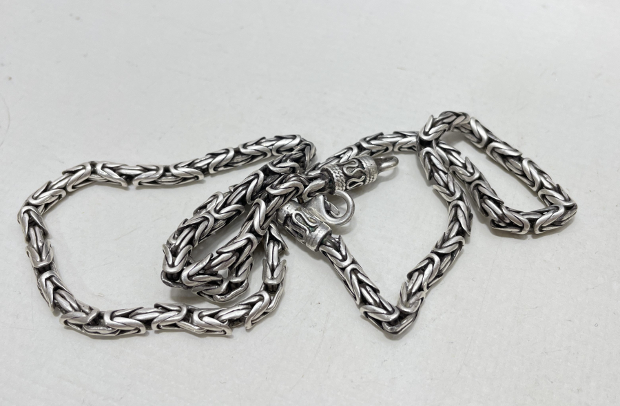 GÜMÜŞ KRAL ZİNCİRİ