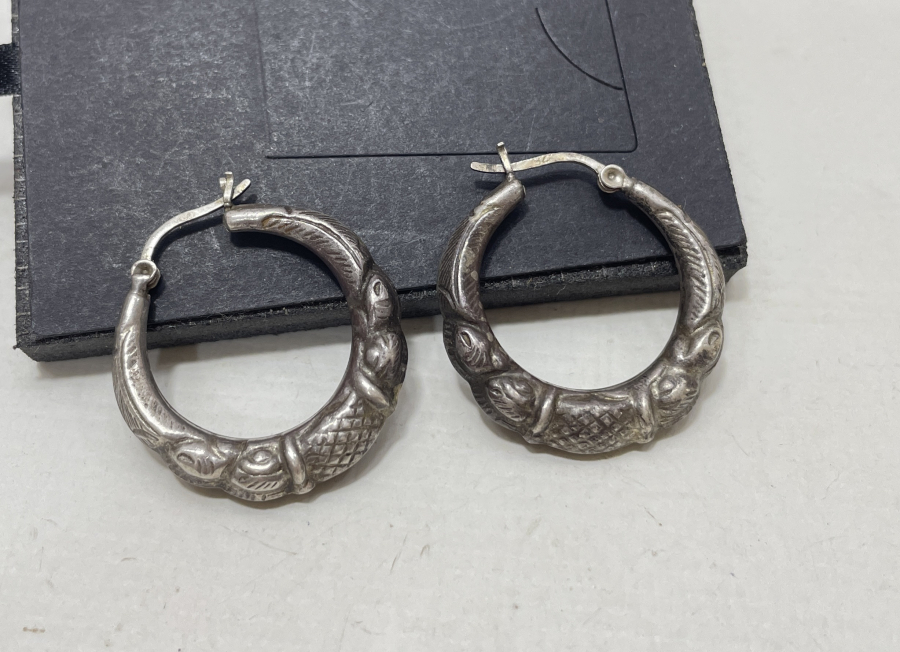 KABARTMA İŞÇİLİKLİ GÜMÜŞ KÜPE