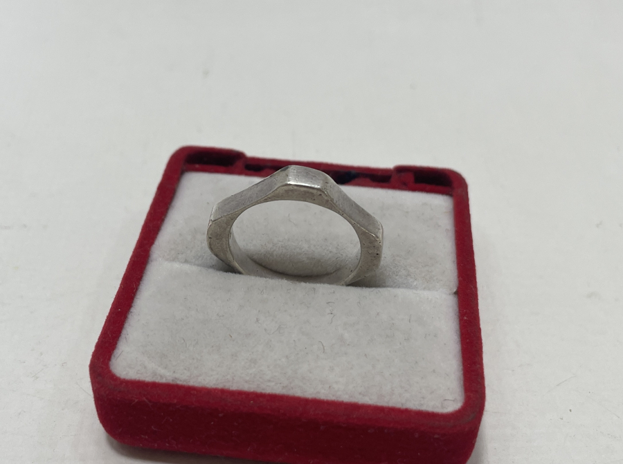 KARA FORMLU GÜMÜŞ YÜZÜK