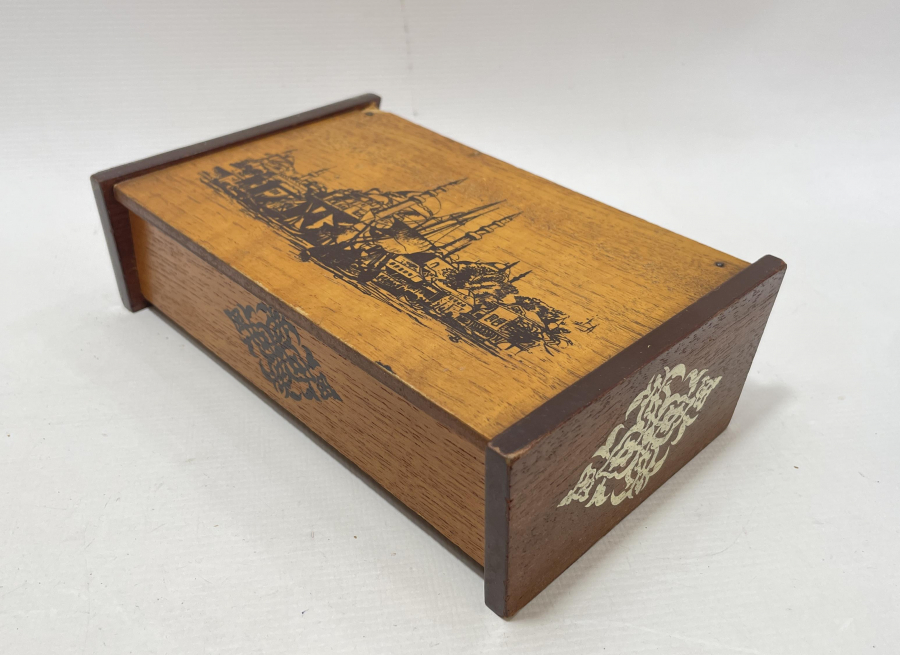 KATİBİM ŞARKISINI ÇALAN ANTİKA MÜCEVHER KUTUSU