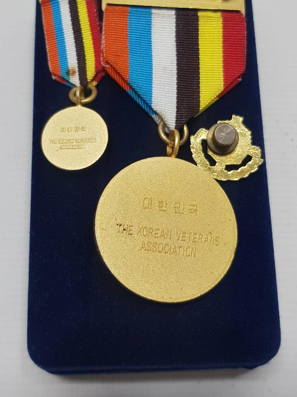 KORE SAVAŞI VETERAN MADALYA VE ROZET LOTU 