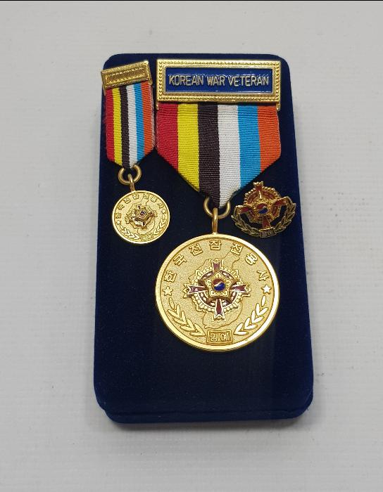 KORE SAVAŞI VETERAN MADALYA VE ROZET LOTU 